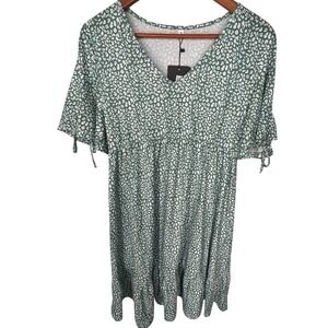 Kohl's Web Exclusive Green Short Flared Sleeve Dress Women's Size Medium NWT